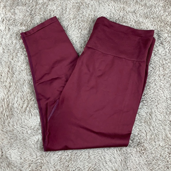 Fabletics High-Wasit Seamless Capris - Picture 1 of 8